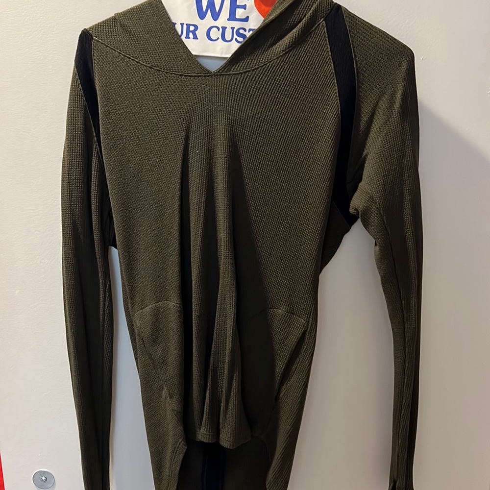 Hunter green waffle long sleeve hoodie with pockets size XS/S